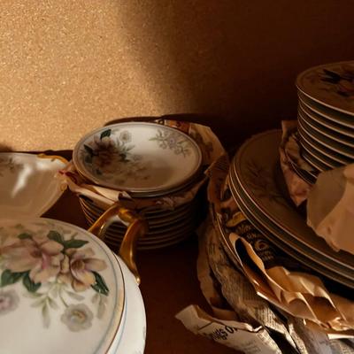 Grace China made in Japan Pattern is  ROCHELLE