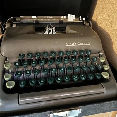 Smith Corona Sterling Portable 
