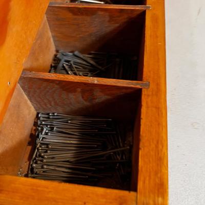 AWESOME Nail Tote with a nail apron 