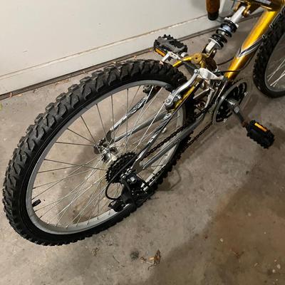 XFX4 Vertical Mountain Bike 