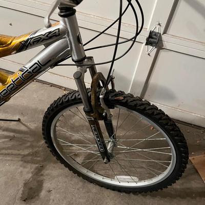 XFX4 Vertical Mountain Bike 
