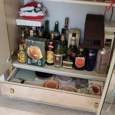 Vintage mirrored bar