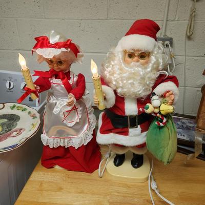 Animated Santa and Mrs. Claus tested working