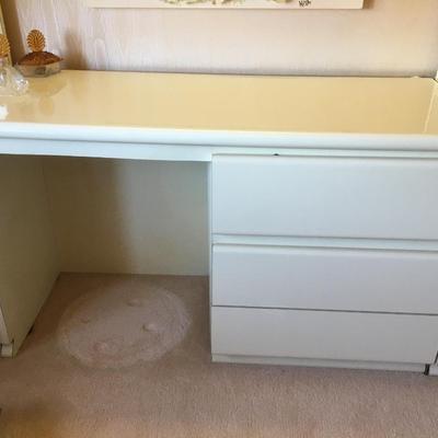 1980â€™s laminate 3 piece desk and side dressers