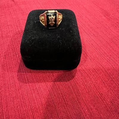 10k Gold Menâ€™s Ring
