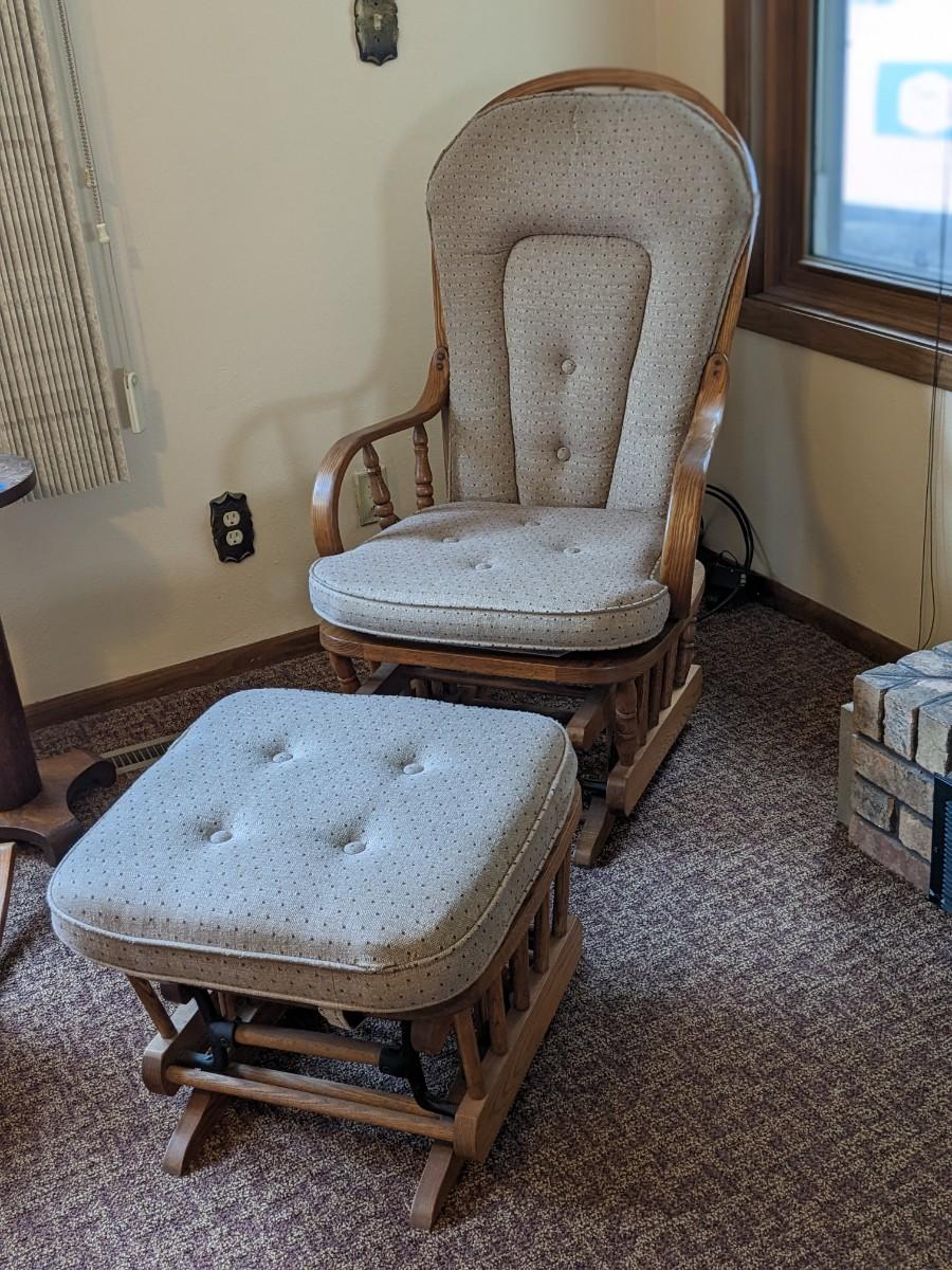 Oak Glider with Gliding Footstool