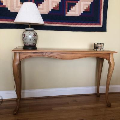 LOT 9M: Wooden Accent Table w/ Lamp & Coasters