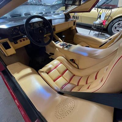 1988 Lamborghini Countach 5000 Quattrovalvole / 7,000 miles / Al Burtoni