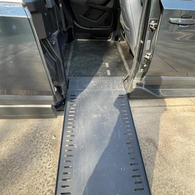 2021 Chevrolet Traverse Braunability 3LT / MXV Handicap / wheelchair Van