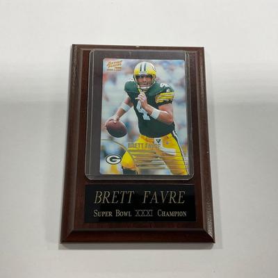 -30- SPORTS | Brett Favre Plaque and Cards