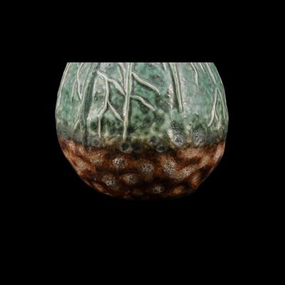 Veined Leaf Design Vase