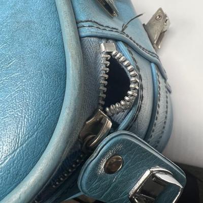 Retro Blue Buckle Handle Luggage Wheel Away Feather Lite Wheels