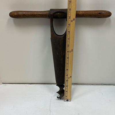 Antique Short Stubby Boring Auger Bit Wood Handled 15