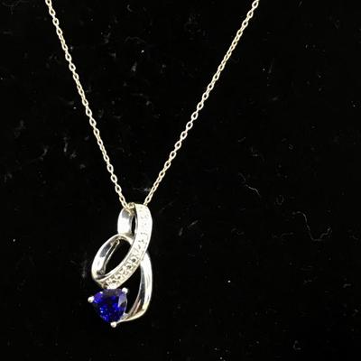 Beautiful Silver Pendant And Italy Chain Blue Sapphire Type Color Stone