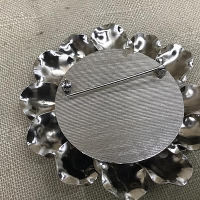 Beautiful Large Brushed Silver Tone Floral Brooch