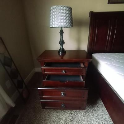 3 DRAWER NIGHT STAND AND TABLE LAMP