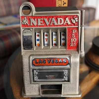 Vintage Metal Las Vegas Nevada Mini Slot Machine Toy Gambling Bank, Works!