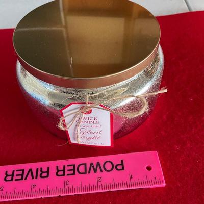 Three wick candle. (Silent night)