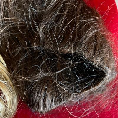 Clip-in hair extensions 14â€ dark brown