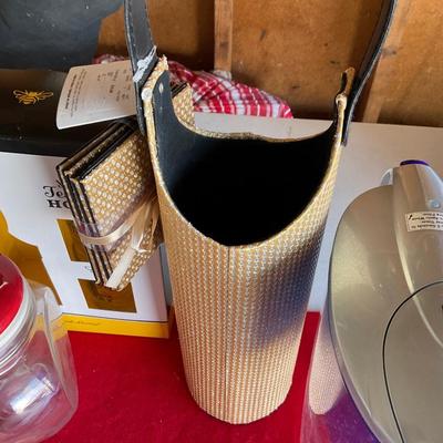 New mop refill, wine bottle holder pure water and miscellaneous