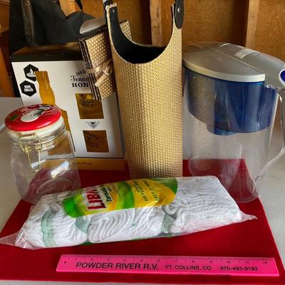 New mop refill, wine bottle holder pure water and miscellaneous