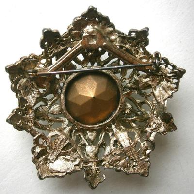Vintage Costume Jewelry Pin/Brooch