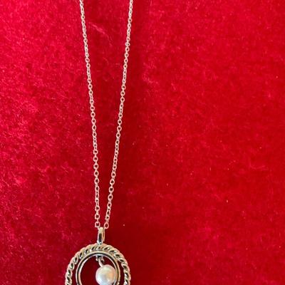 New and Like New Vintage Necklaces