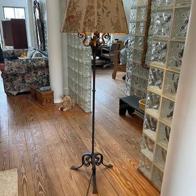 Lot 14 - Floor lamp, tested with pretty shade