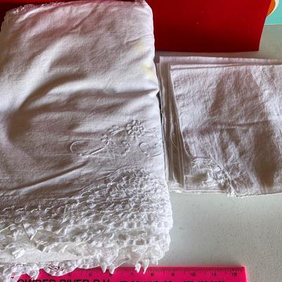 Large Table cloth and napkins
