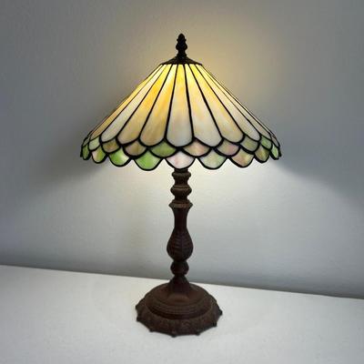 Tiffany Style Table Lamp ~ Metal Base