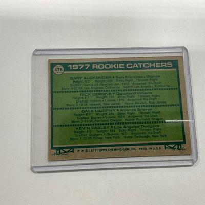 -168- SPORTS | 1977 Rookie Catcher #476 Card