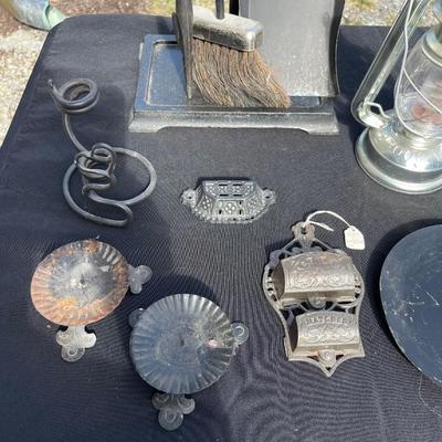 Lot 27 - 11 fireplace, cast iron related items