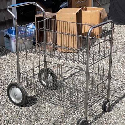 Lot 39 - Rolling cart