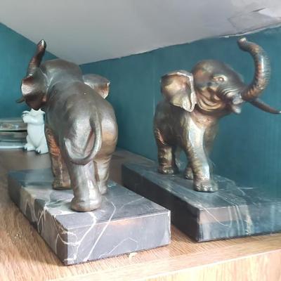 Heavy elephant bookends broken tusk