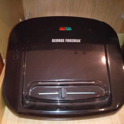 LIKE NEW GEORGE FOREMAN GRILL