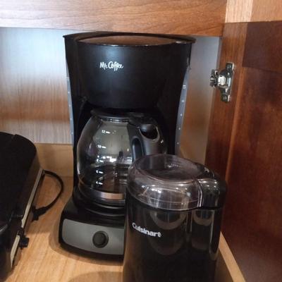 MR COFFEE MAKER AND A CUISINART COFFEE BEAN GRINDER