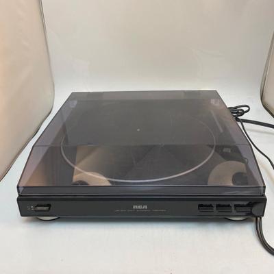 RCA Lab-1200 Fully Automatic Turntable Record Player