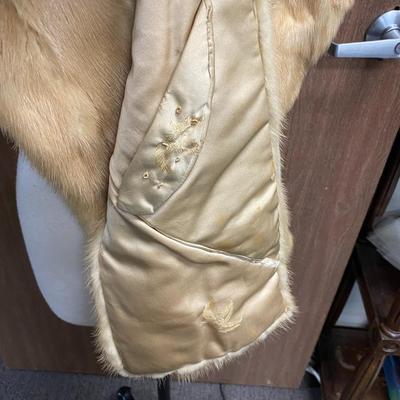 Vintage Gold Blonde Tourmaline Mink Squirrel Fur Stole Shoulder Wrap