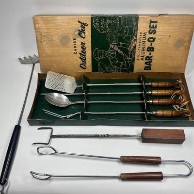 Vintage Caribe Outdoor Chef 4 Pc Tempered Aluminum Bar-B-Q-Set & Other Grilling Outdoor Utensils