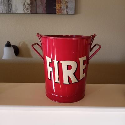 METAL FIRE BUCKET-KIDS RUBBER BOOTS AND SPARKY THE FIREMAN FIGURINE