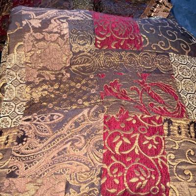 Queen Comforter and shamâ€™s set