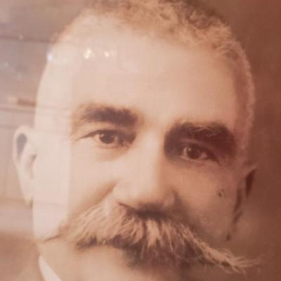 Instant ancestors Large photos