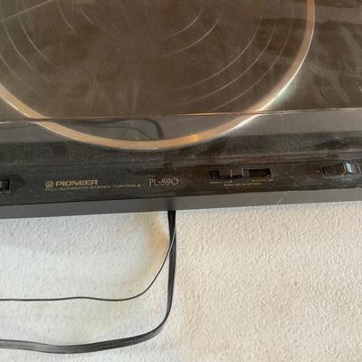 Pioneer PL-590 TurnTable.