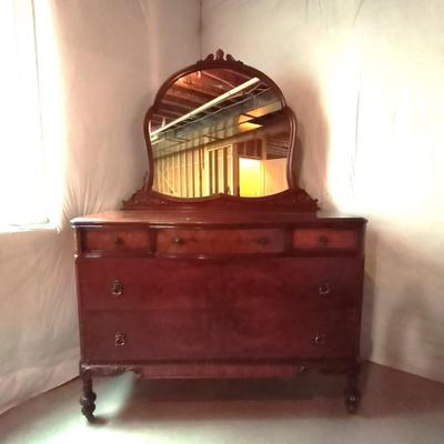 GORGEOUS ANTIQUE 5 DRAWER CHEST WITH MIRROR ON WOODEN CASTORS