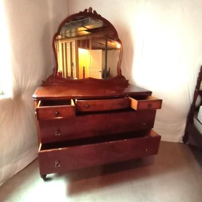 GORGEOUS ANTIQUE 5 DRAWER CHEST WITH MIRROR ON WOODEN CASTORS
