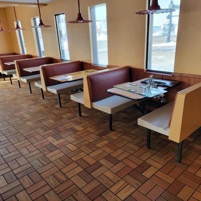 5 Booths with tabletops