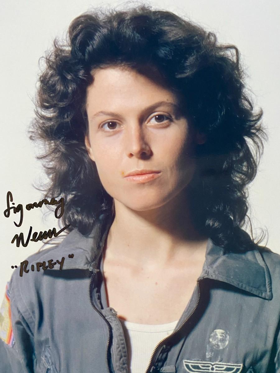 Alien Sigourney Weaver signed movie photo