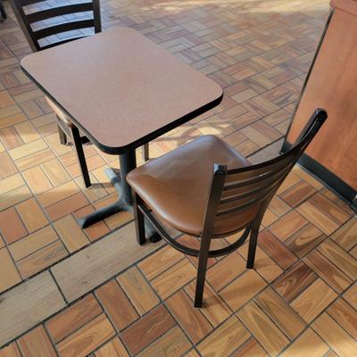 Table and 2 chairs, 24" x 20"