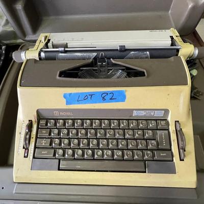 Lot 82 - Royal Typewriter with case