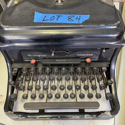 Lot 84 - Vintage Remington Black Typewriter